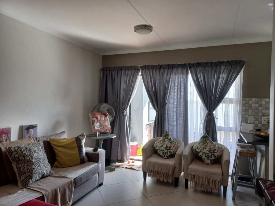 2 Bedroom Property for Sale in Buhrein Western Cape